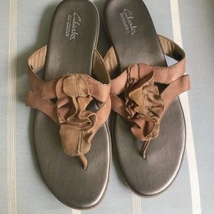 Clark’s leather sandals tan/caramel color